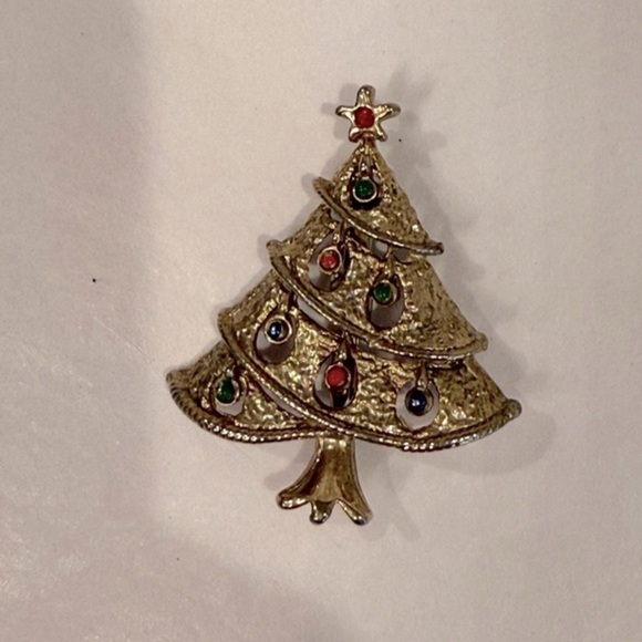 Jewelry - Vintage Christmas tree brooch brass colored gold color